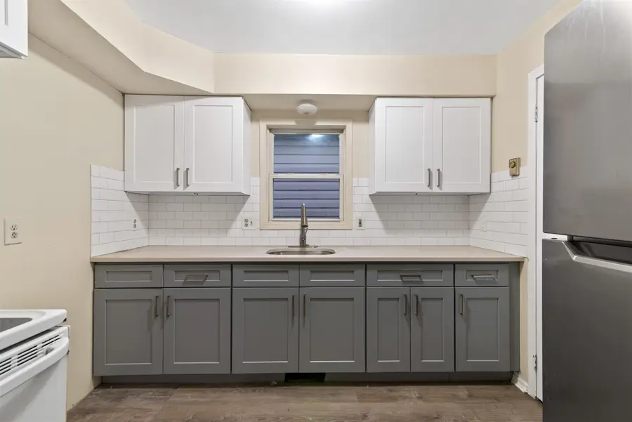 131 ORIENT AVE, Jersey City, NJ 07305 - Image #2