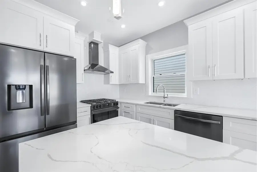 88 WEST 20TH ST #2, Bayonne, NJ 07002 - Image #2