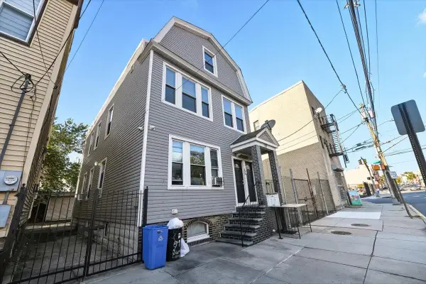 59 OCEAN AVE, JC, Bergen-Lafayett, NJ 07305