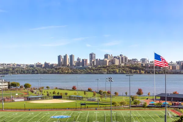 67 ROUTE 5, Edgewater, NJ 07020