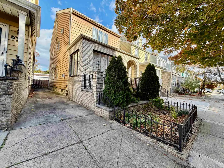 91 WEST 57TH ST, Bayonne, NJ 07002 - Image #2