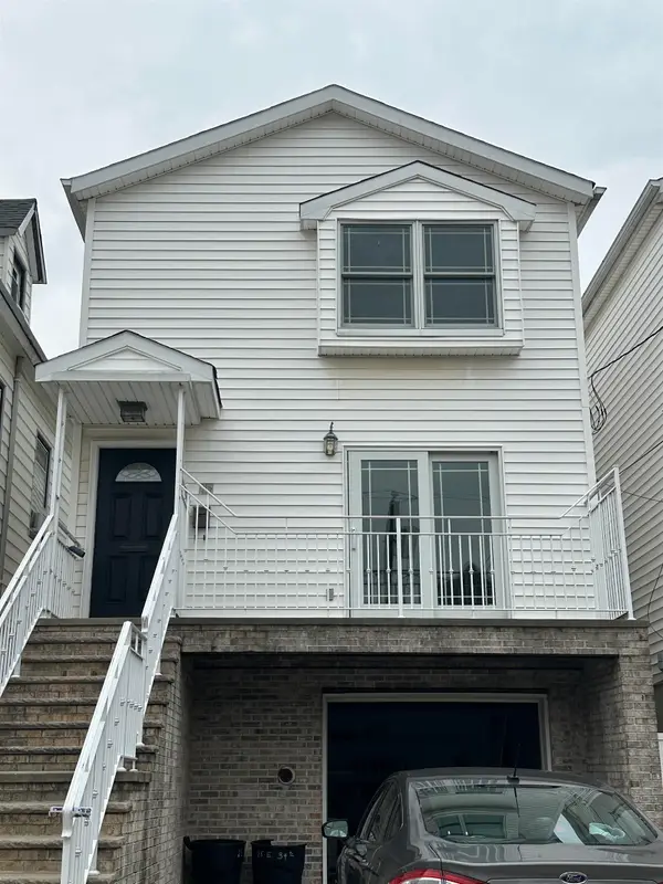 25 EAST 34TH ST, Bayonne, NJ 07002