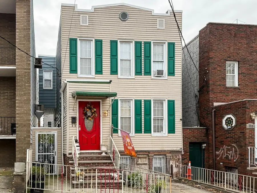 125 POPLAR ST, Jersey City, NJ 07307 - Image #2