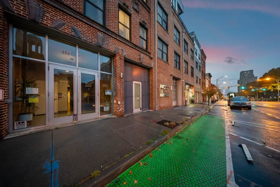 650 MONTGOMERY ST #402, Jersey City, NJ 07306 - Image #2