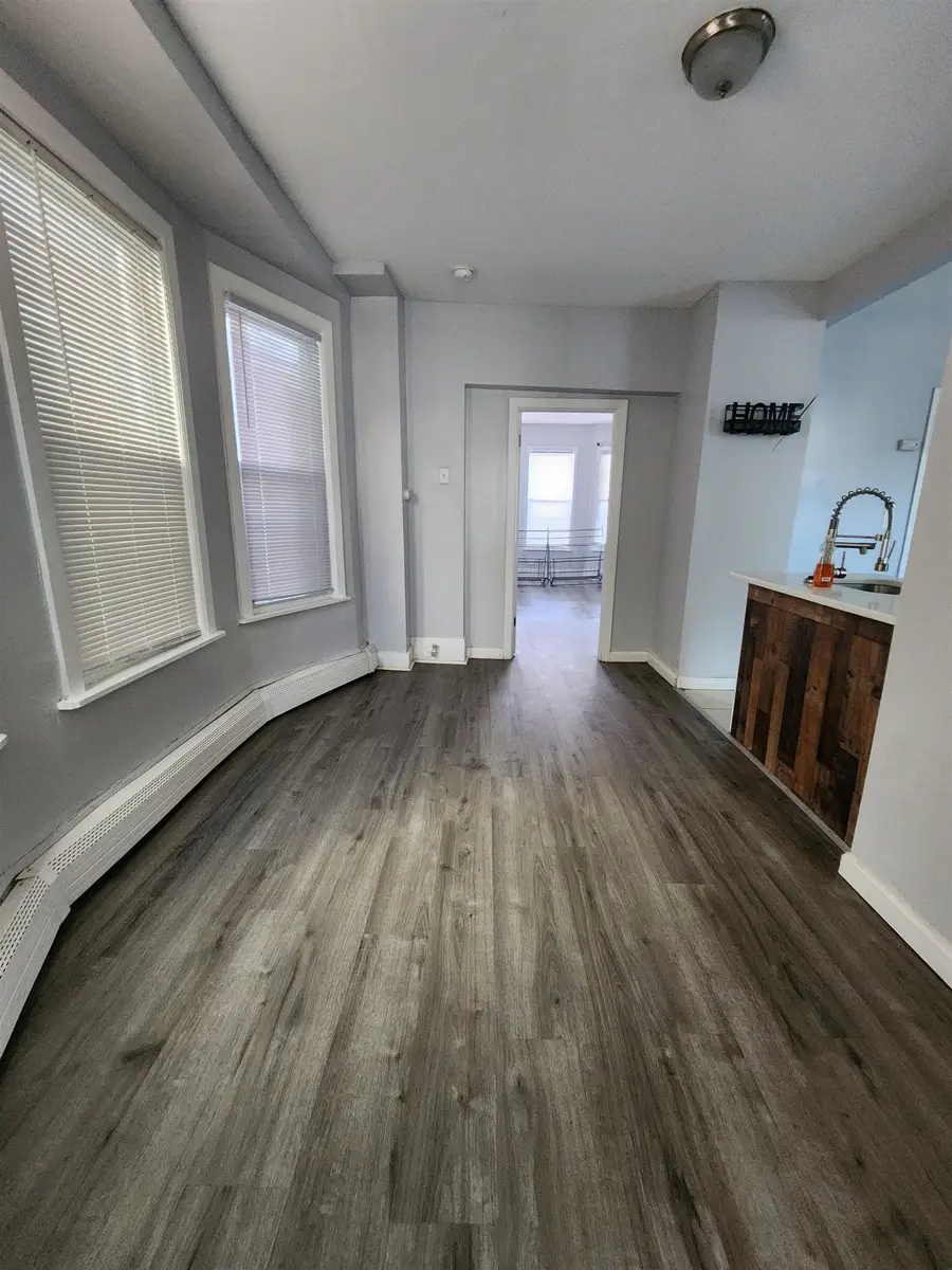 35 ORIENT AVE, Jersey City, NJ 07305 - Image #2