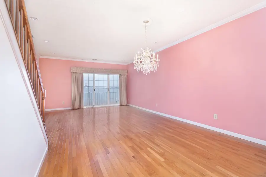 112 COTTONWOOD ST, Jersey City, NJ 07305 - Image #2