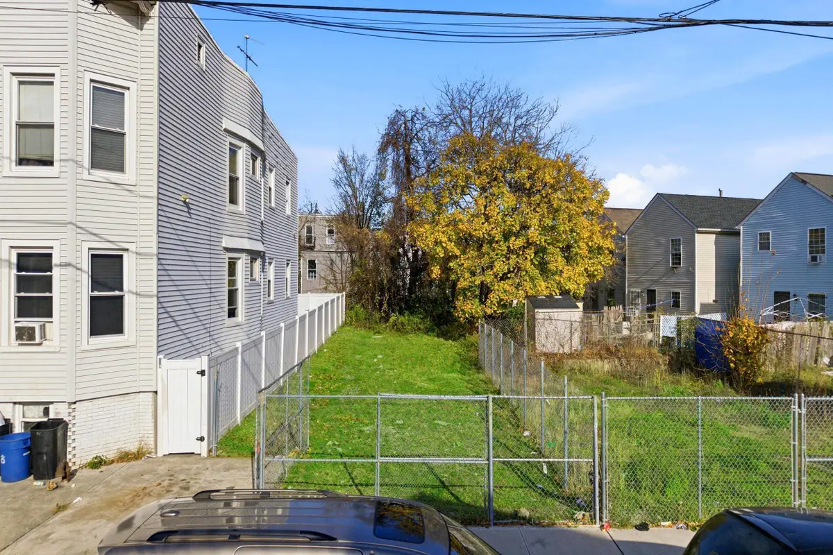 12 BOSTWICK AVE, Jersey City, NJ 07302 - Image #1