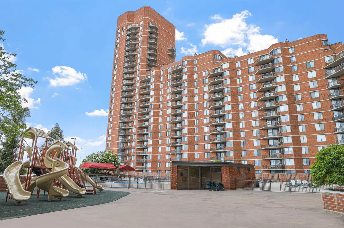 426 HARMON COVE TOWER #426, Secaucus, NJ 07094 - Image #1