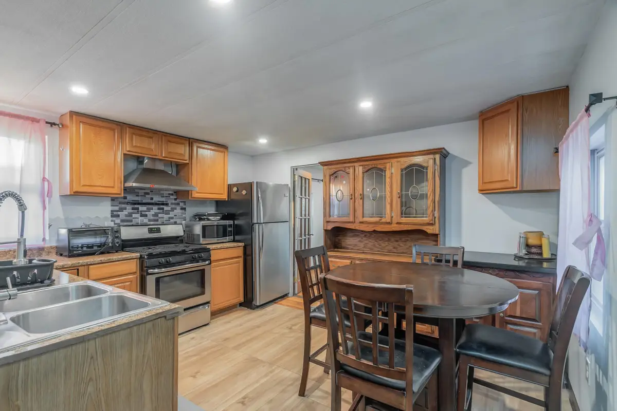 190 WEST 24TH ST, Bayonne, NJ 07002 - Image #1