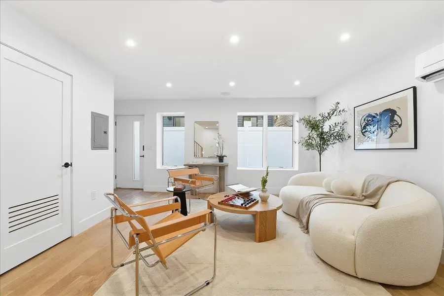 105 LAIDLAW AVE #4, Jersey City, NJ 07306 - Image #2