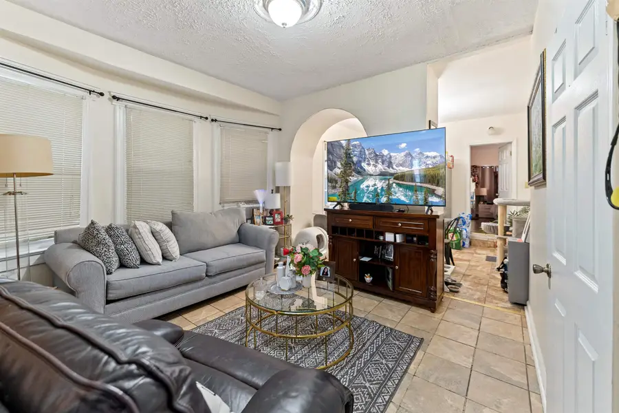 86 CLENDENNY AVE, Jersey City, NJ 07304 - Image #2