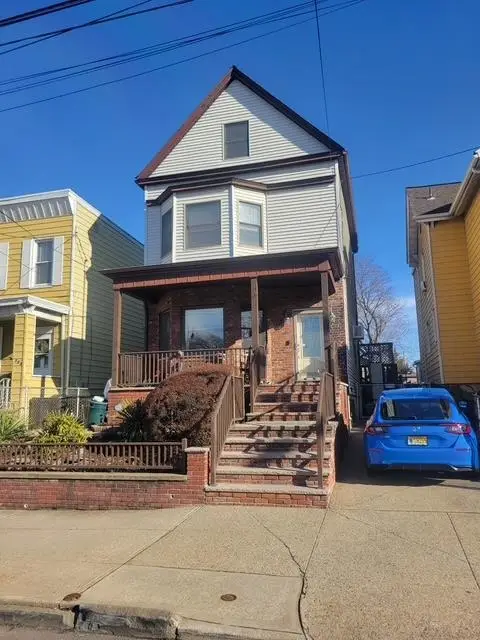 126 LORD AVE, Bayonne, NJ 07002 - Image #2