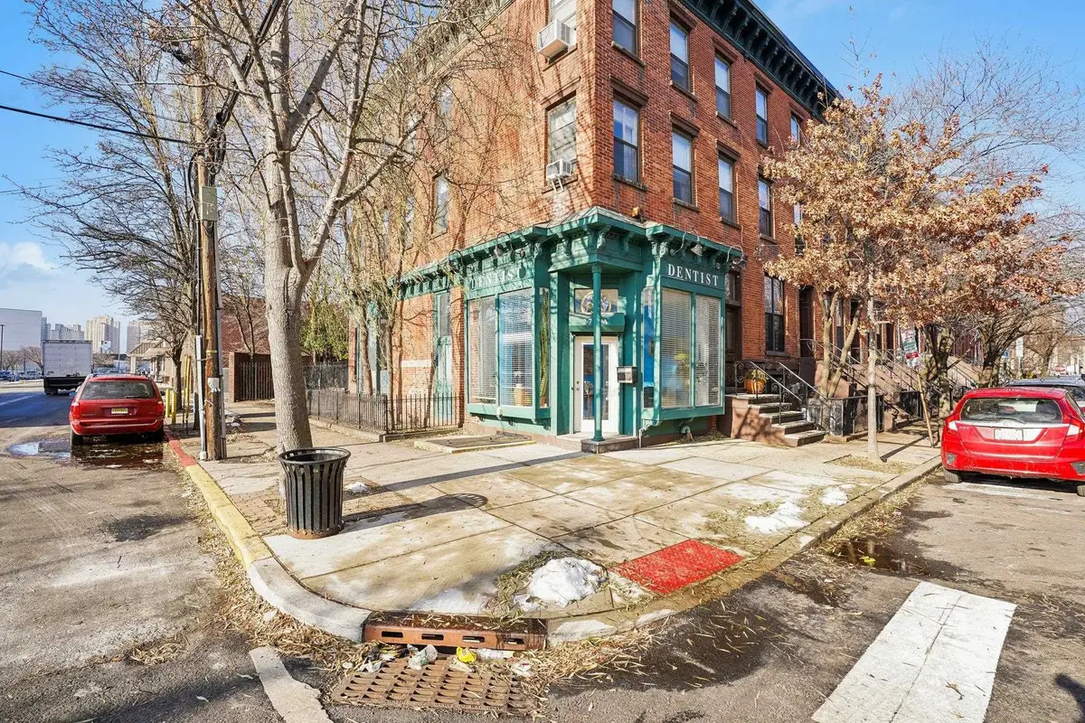 273A MONMOUTH ST, Jersey City, NJ 07302 - #1
