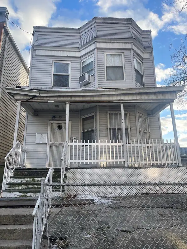 19 OAK ST, JC, Bergen-Lafayett, NJ 07304