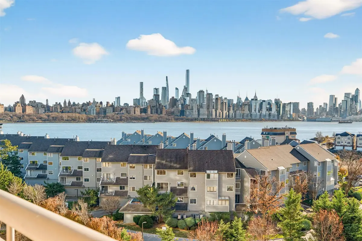 8100 RIVER RD #801, North Bergen, NJ 07047 - Image #1