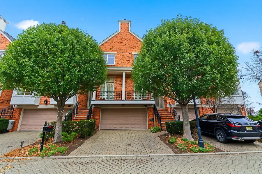 119 HUDSON COVE, Edgewater, NJ 07020 - Image #3