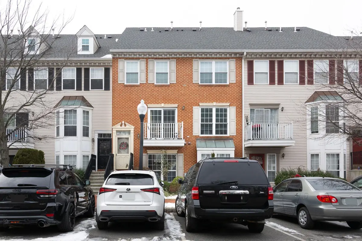 15 BUTTERNUT ST, Jersey City, NJ 07305 - Image #1