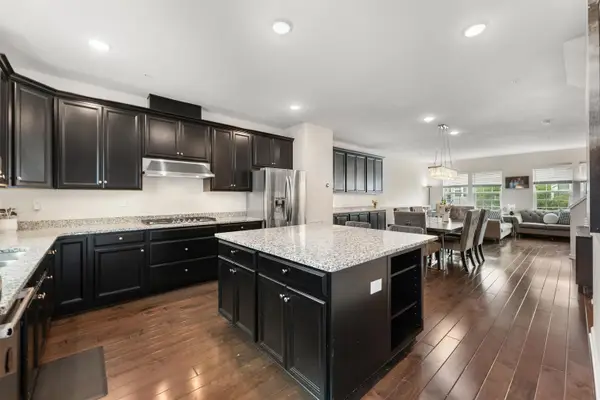 12 MARSHALL DR, Wood-Ridge, NJ 07075