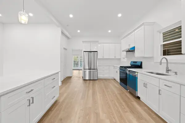 204 AVENUE E, Bayonne, NJ 07002