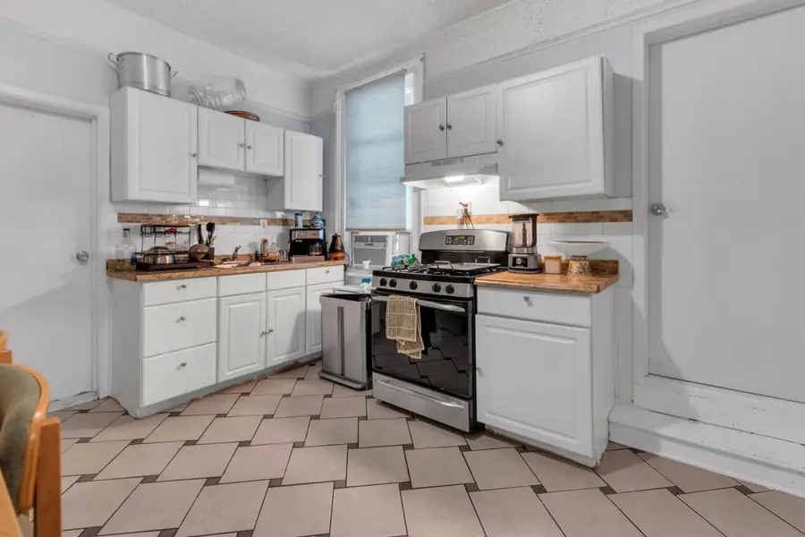 564 HUDSON AVE, Weehawken, NJ 07086 - Image #3