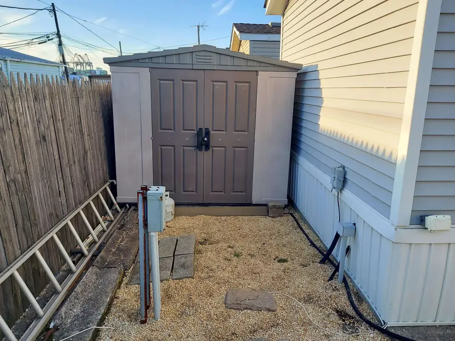 190 WEST 24TH ST, Bayonne, NJ 07002 - Image #3