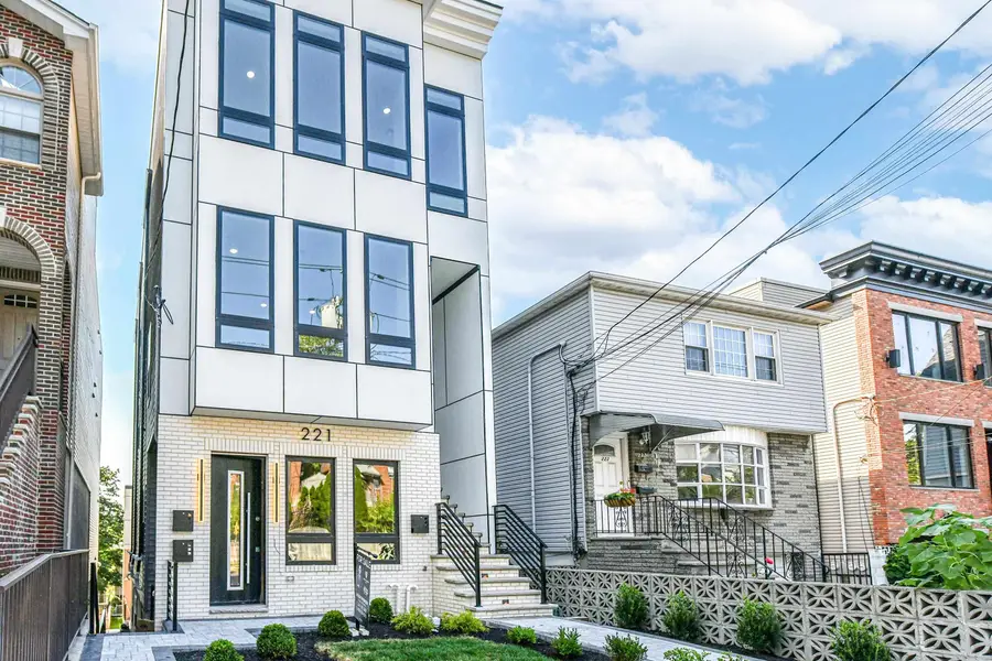 221 COLUMBIA AVE #2, Jersey City, NJ 07307 - Image #3