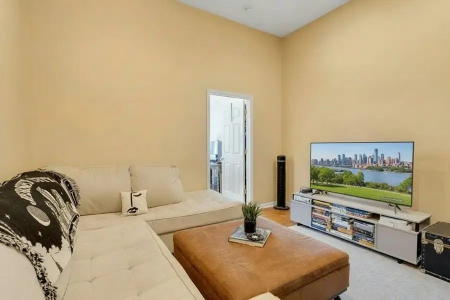 136 NEW YORK AVE #3R, Jersey City, NJ 07307-1111 - Image #2