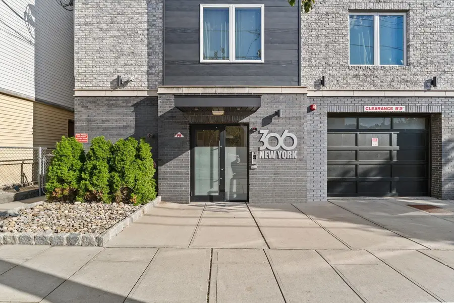 306 NEW YORK AVE #201, Union City, NJ 07087 - Image #2