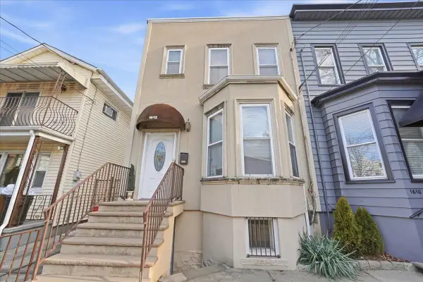 1612 WEST ST, Union City, NJ 07087