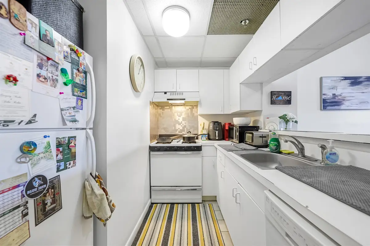 227 CHRISTOPHER COLUMBUS DR #209B, Jersey City, NJ 07302 - Image #1