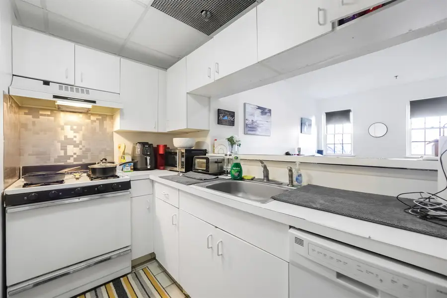 227 CHRISTOPHER COLUMBUS DR #209B, Jersey City, NJ 07302 - Image #2