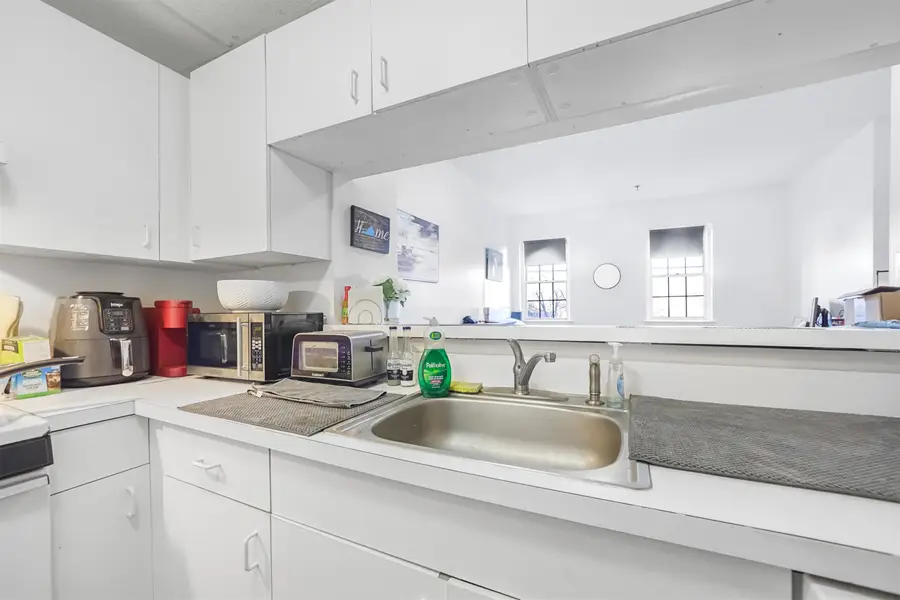 227 CHRISTOPHER COLUMBUS DR #209B, Jersey City, NJ 07302 - Image #3