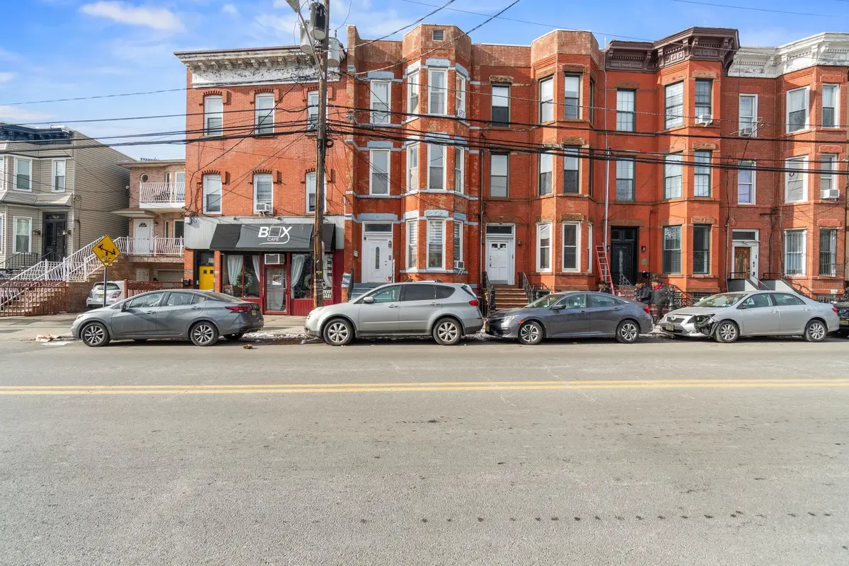 117 PALISADE AVE, Jersey City, NJ 07306 - Image #1