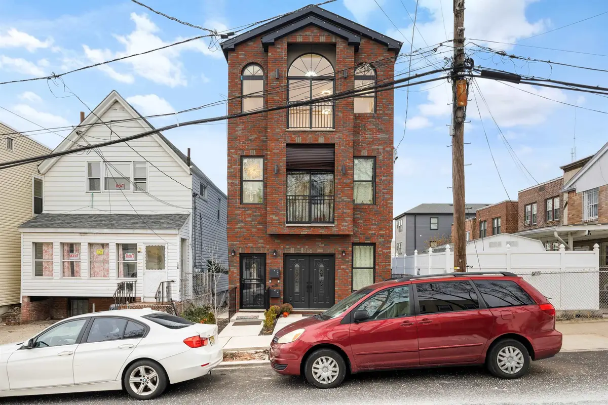 156 LEONARD ST #2, Jersey City, NJ 07307 - Image #1