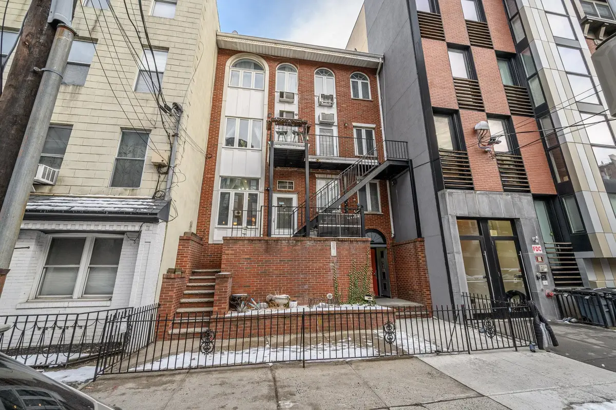 117 CLINTON ST #1F, Hoboken, NJ 07030 - Image #1