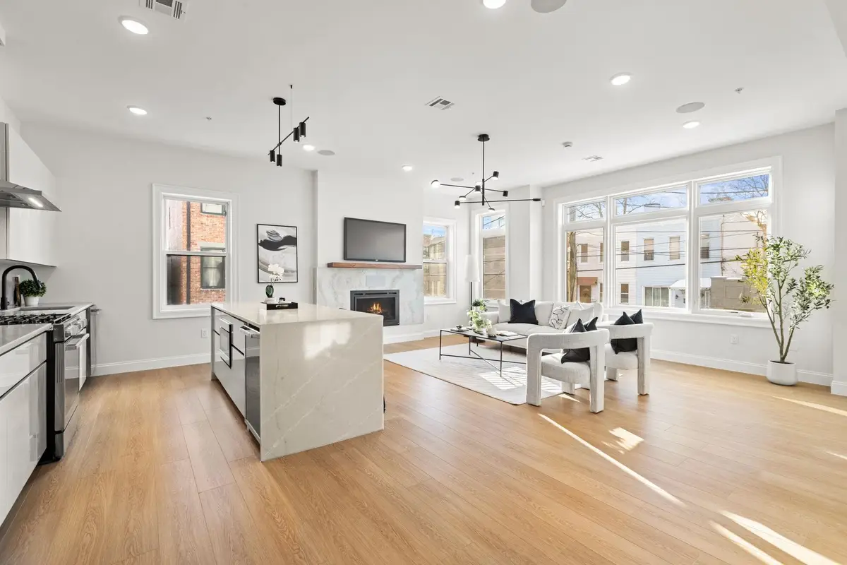 192 CAMBRIDGE AVE #3, Jersey City, NJ 07307 - Image #1