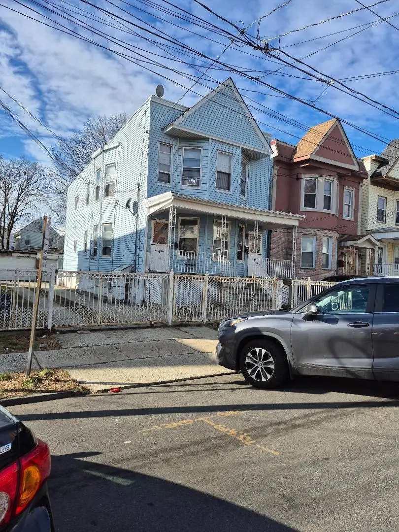 77 PEARSALL AVE, Jersey City, NJ 07305 - #1