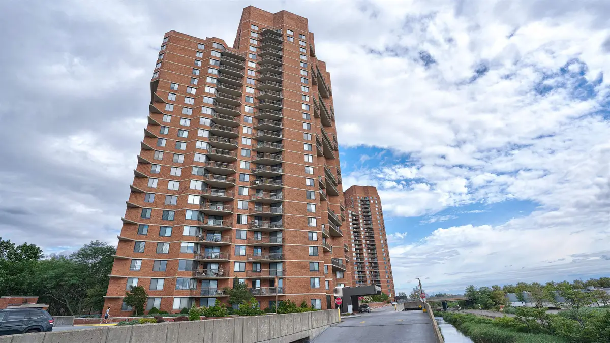 720 HARMON COVE TOWER #720, Secaucus, NJ 07094 - #1