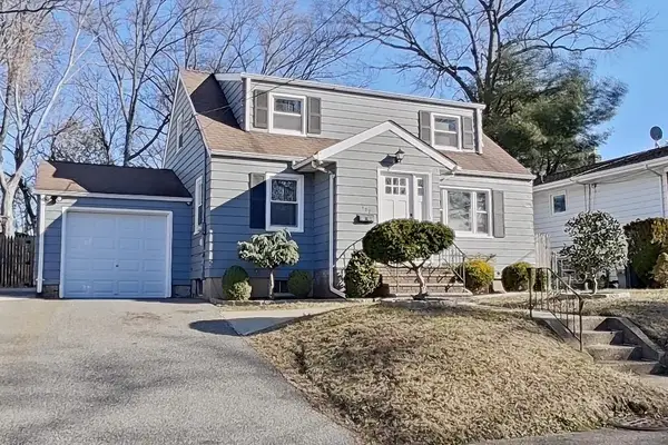 127 IOZIA TERRACE, Elmwood Park, NJ 07407