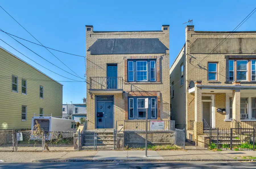 25 BARTHOLDI AVE, Jersey City, NJ 07305 - Image #2