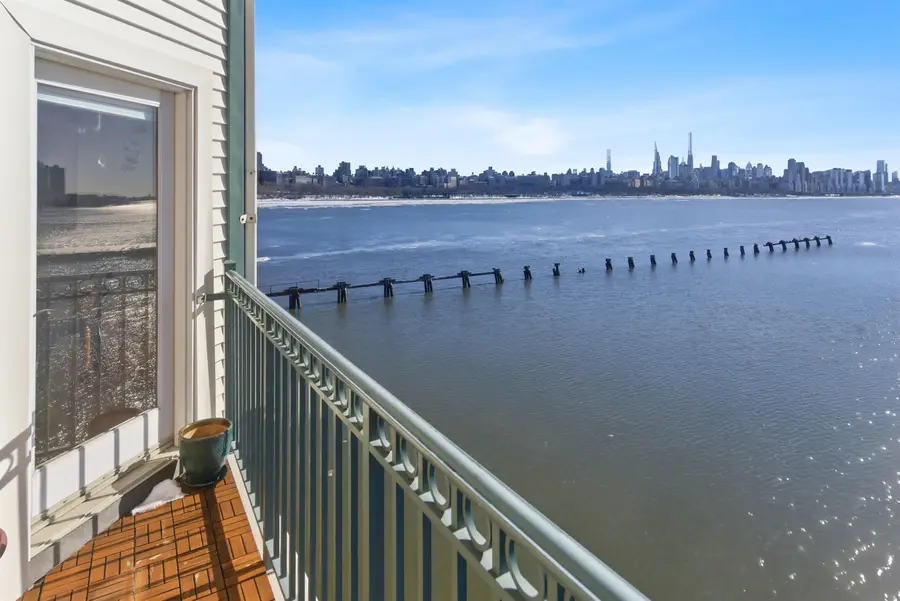 216 THE PROMENADE, Edgewater, NJ 07020 - Image #2