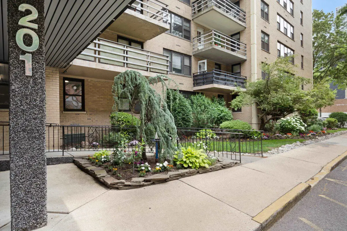 201 ST PAULS AVE #1C, Jersey City, NJ 07306 - Image #1