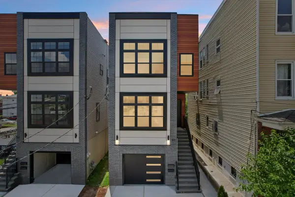 90 EAST 27TH ST, Bayonne, NJ 07002