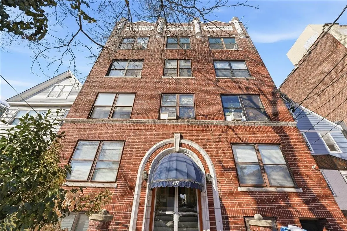 427 KENNEDY BLVD #301, Bayonne, NJ 07002-1416 - Image #1