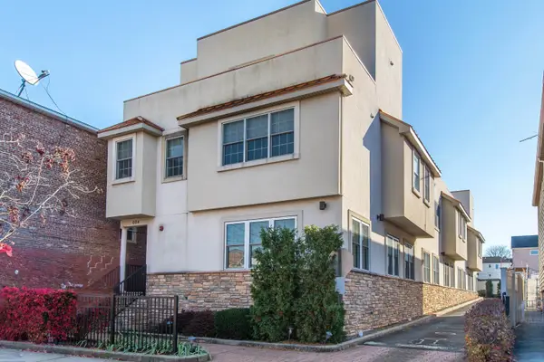 604 AVENUE A #104, Bayonne, NJ 07002