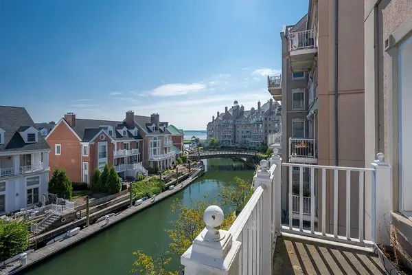 203 SHEARWATER CT WEST #22, JC, Greenville, NJ 07305