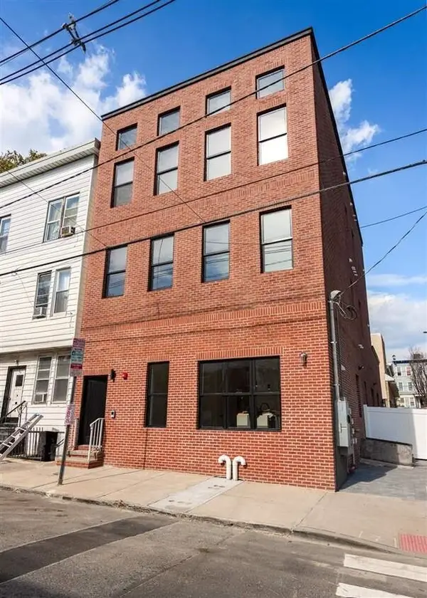 78 PATERSON ST #2a, JC, Heights, NJ 07307