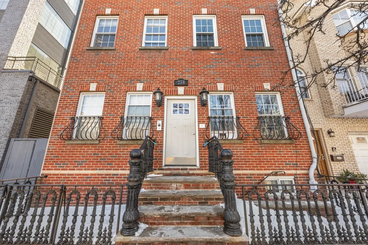 258 PINE ST #2R, Jersey City, NJ 07304 - #1