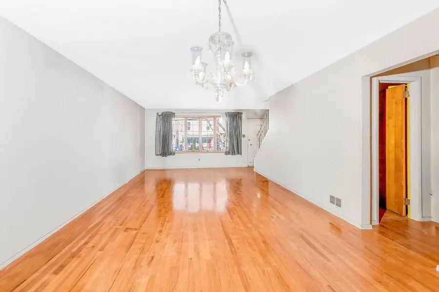 134 WEST 49TH ST, Bayonne, NJ 07002 - #3