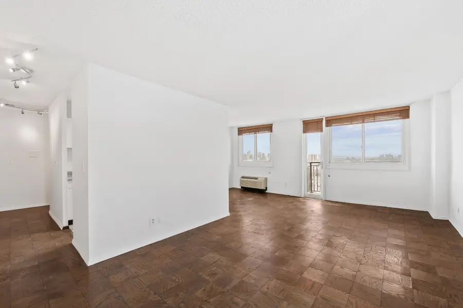 100 MANHATTAN AVE #1417, Union City, NJ 07087 - #2